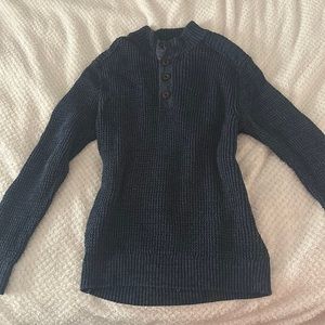 Men’s navy blue knitted sweater with buttons